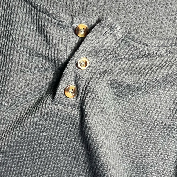 Cropped Longsleeve - Picture 2 of 3